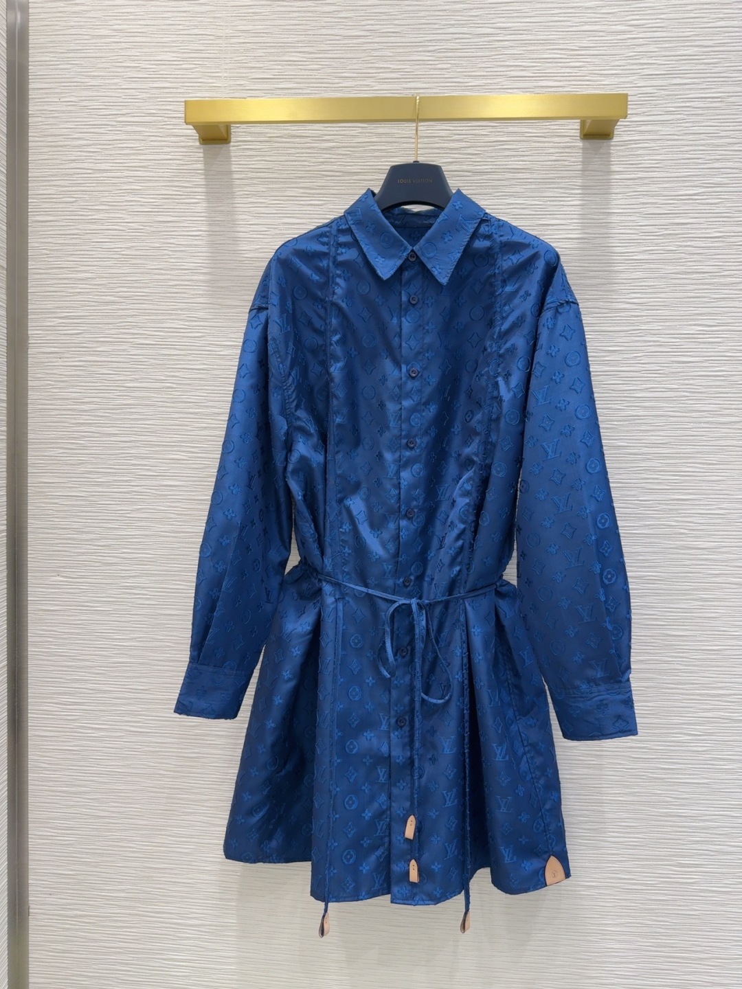 “Louis Vuitton 2025SS Stupendous Female Dress: Custom Import Density and 3D Cut” - 图片 1