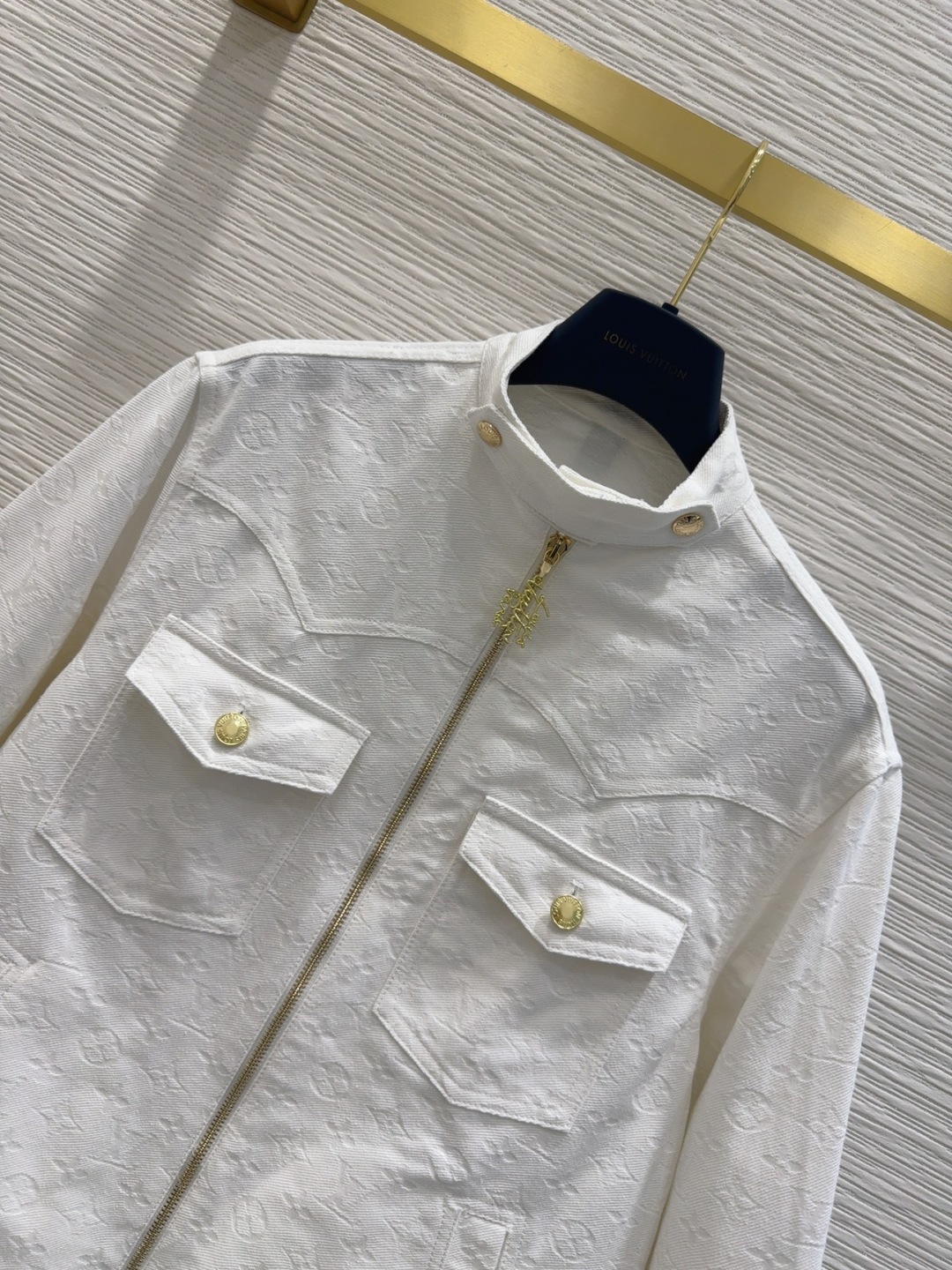Louis Vuitton 2025SS White Monogram Jacket, Slim Fit, Stylish and Comfortable 2 cmp i1752580627542 1861 0 1