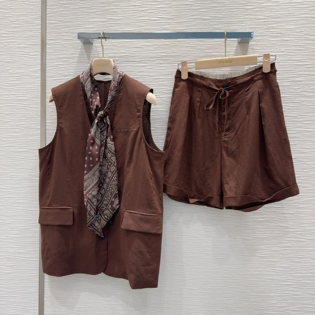 Miu Miu 2025SS Women's Sleeveless Vest and Shorts Set, Brown