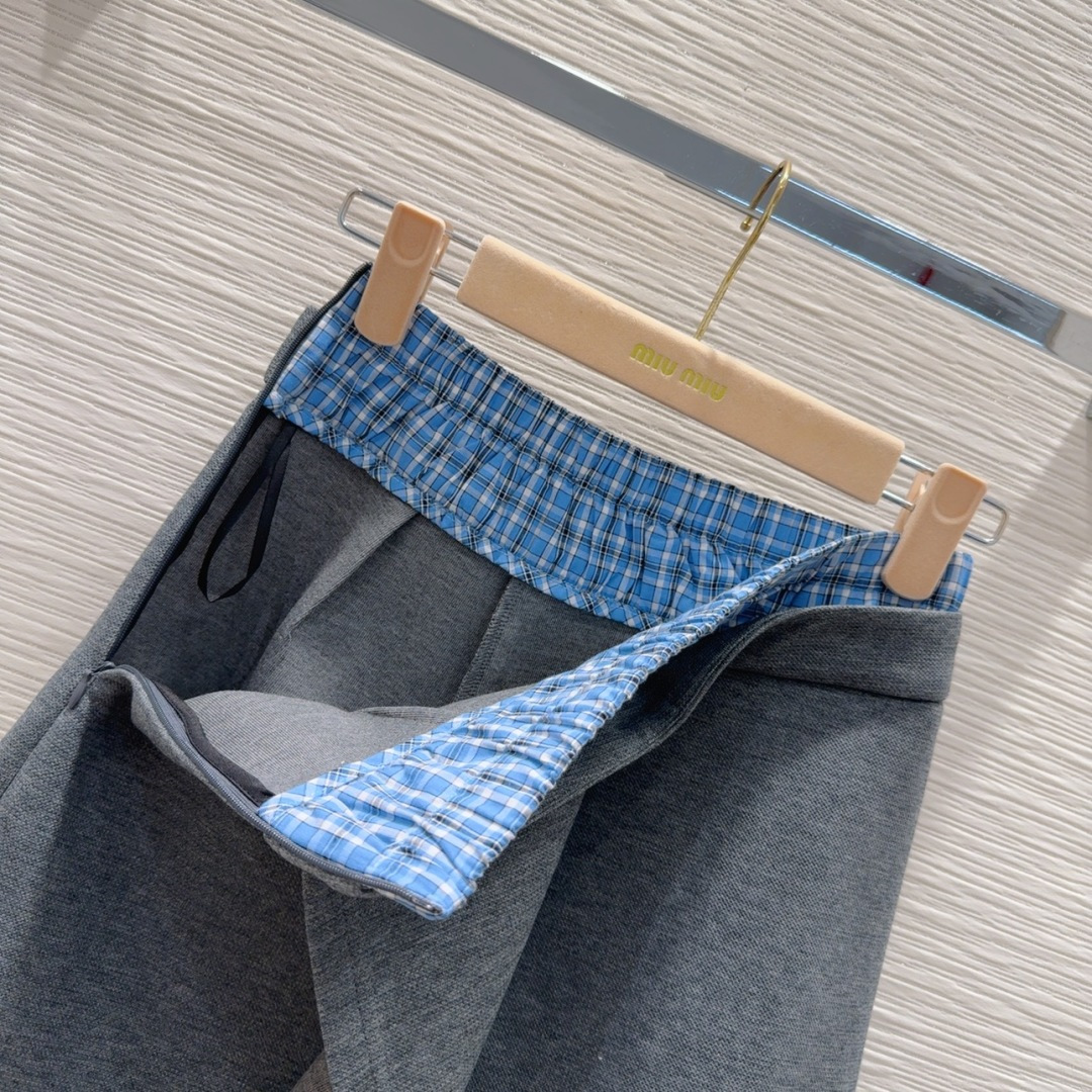 “Comfortable and Stylish P816 Female Suit by Miu Miu 2025FW Collection” - 图片 6