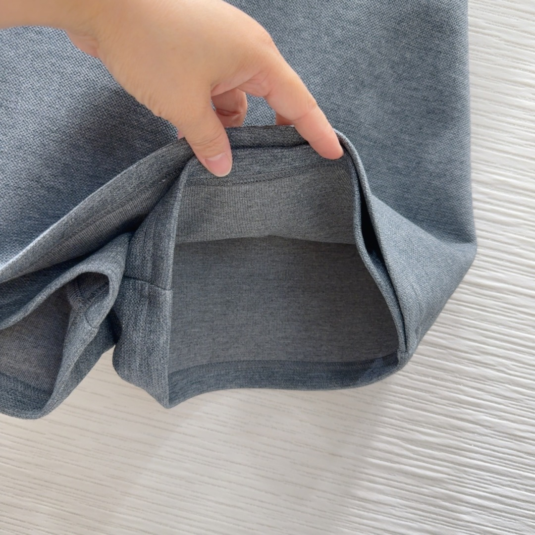 “Comfortable and Stylish P816 Female Suit by Miu Miu 2025FW Collection” - 图片 5