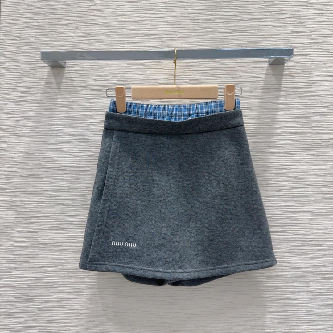 “Comfortable and Stylish P816 Female Suit by Miu Miu 2025FW Collection” - 图片 2