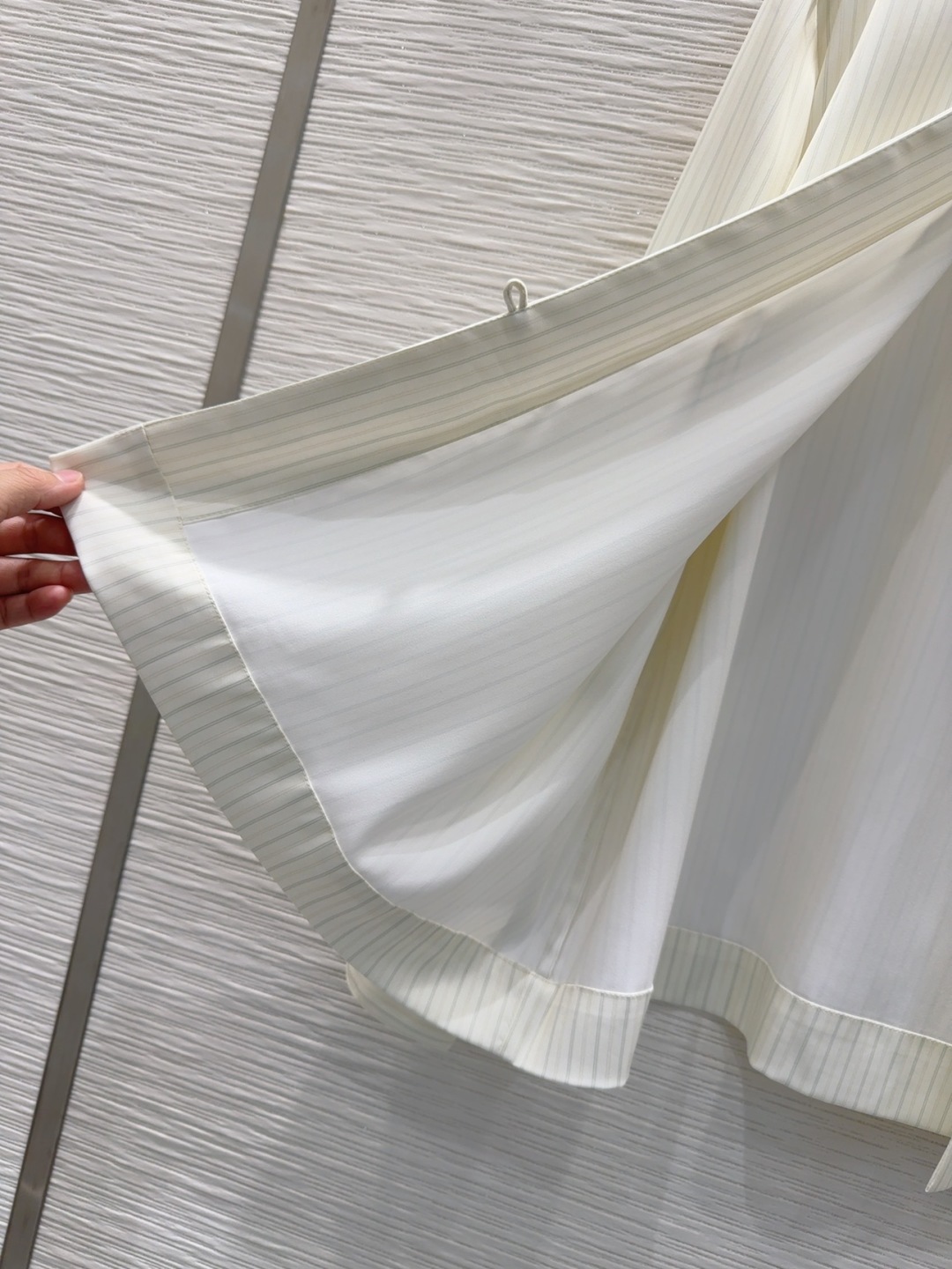 “Fend* 2025 FW Women’s Suit with Wrapper: Classic, Stylish, and Easy to Handle for Fashionable Leisure Girls” - 图片 6