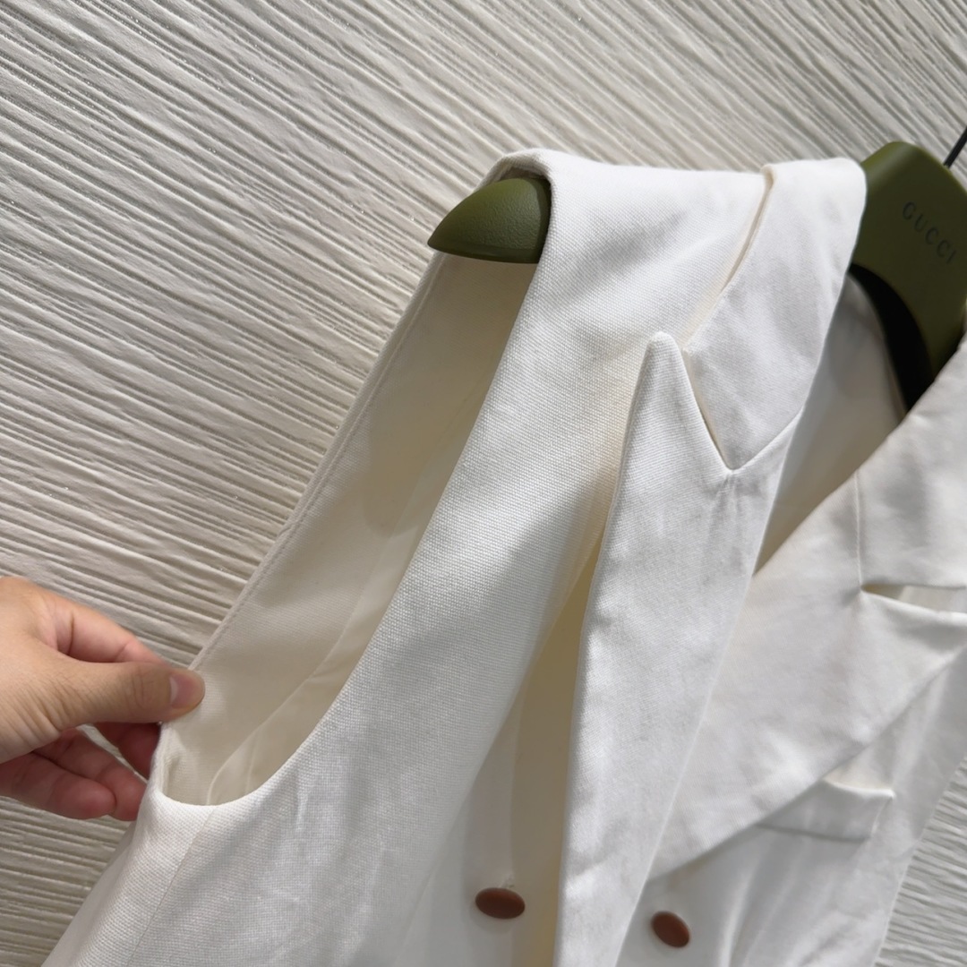 2025FW Gucci Suit: Sophisticated Imported Material and Clean Aesthetic - 图片 3