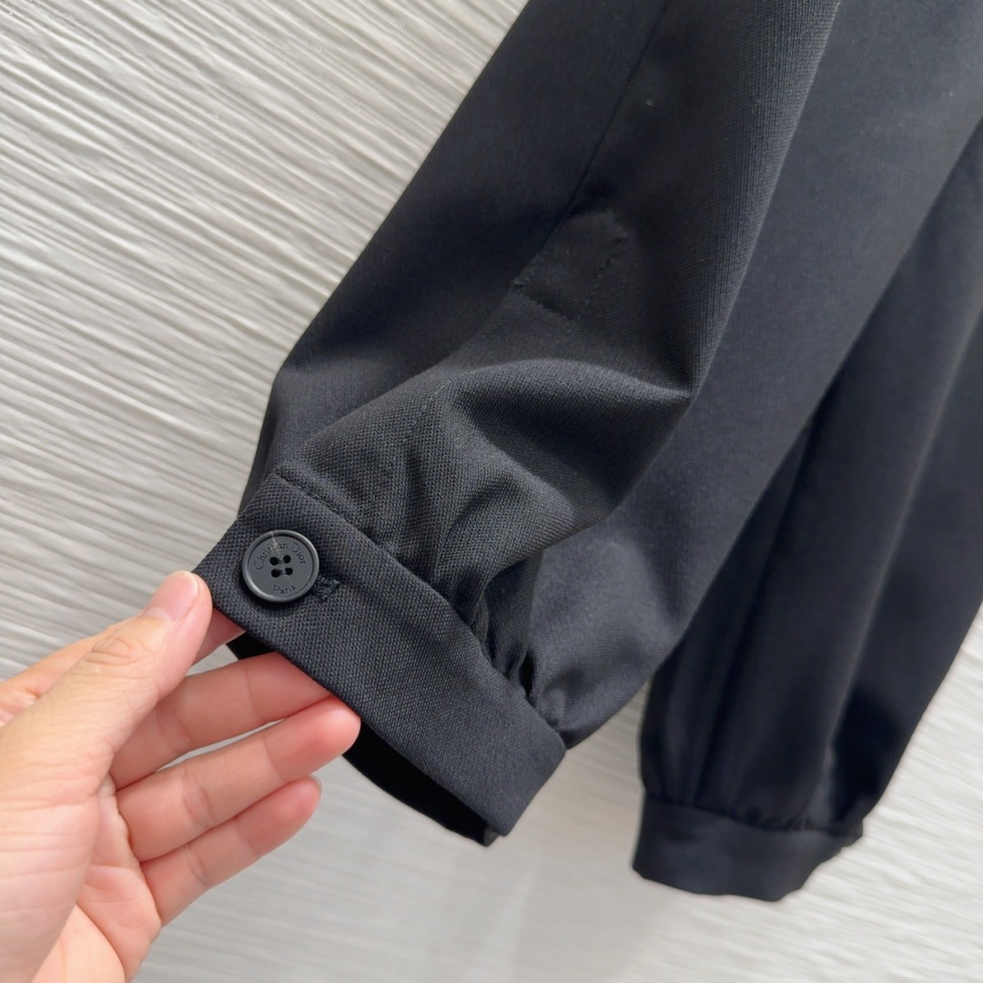 “Christian Dior 2025 FW Women’s Suit Review: Original, Luxurious, Custom-Made Fabrics” - 图片 6