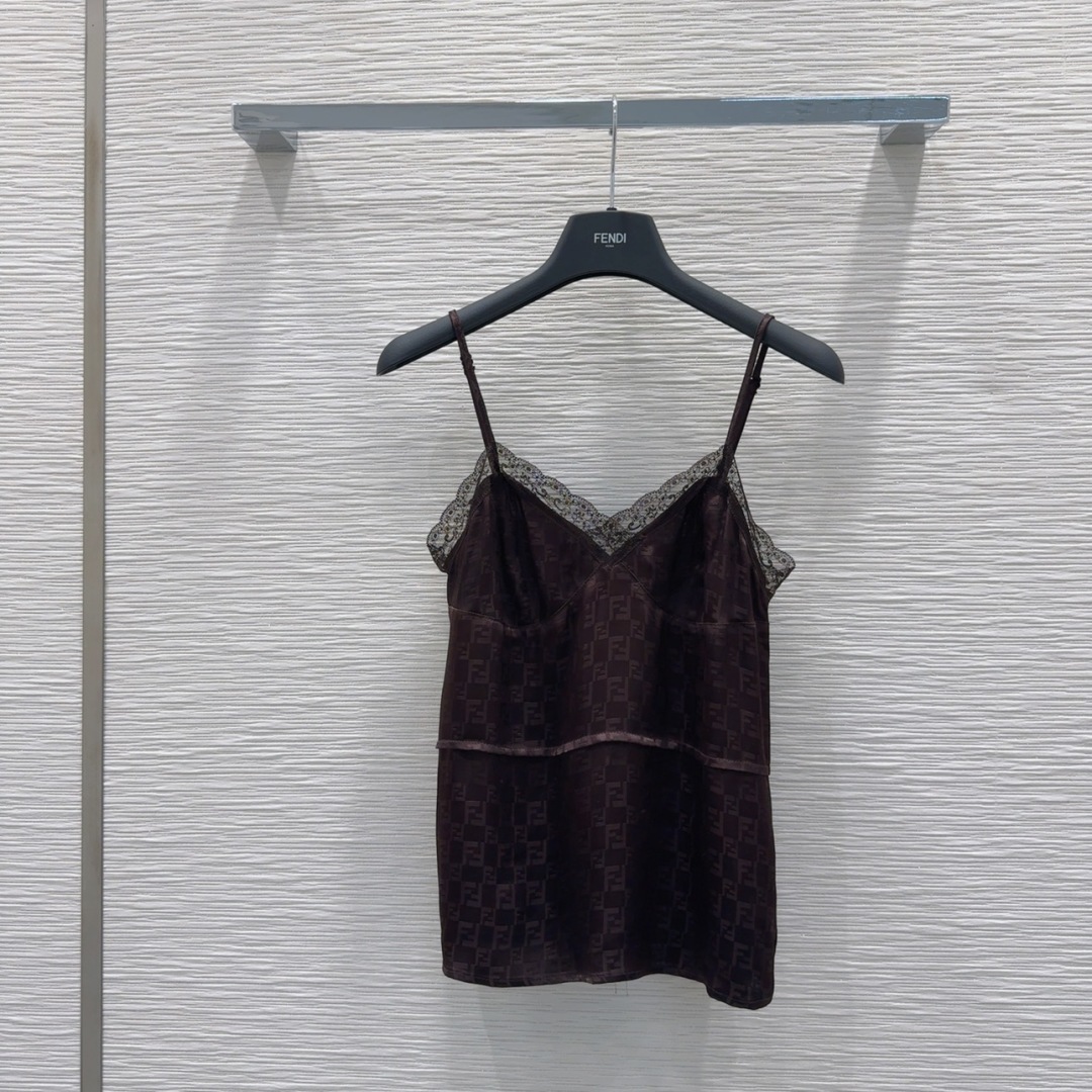 “Fend 2025FW Women’s Silk Thong Vest Suit: Classic, Stylish, and Easy to Handle for Fashionable Leisure Girls” - 图片 1