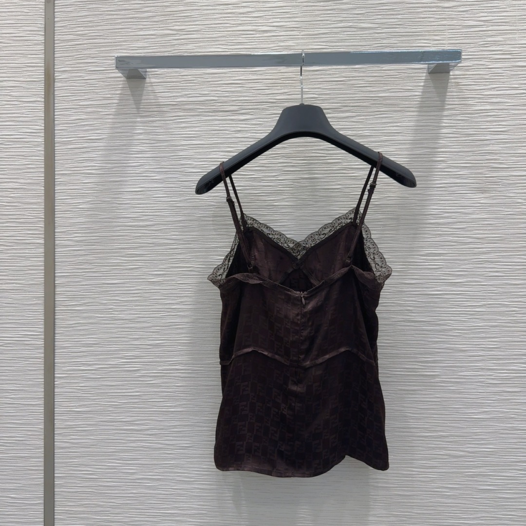 “Fend 2025FW Women’s Silk Thong Vest Suit: Classic, Stylish, and Easy to Handle for Fashionable Leisure Girls” - 图片 9