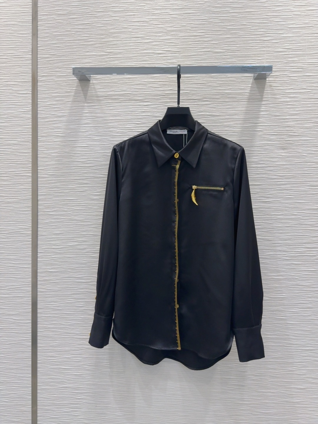 “2025FW Schiaparelli Women’s Suit with Silk Shirt: Classic, Stylish, and Easy to Wear”