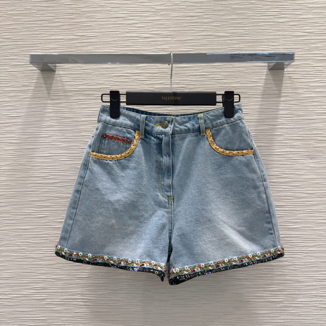 “2025 FW Women’s Nostalgia Cowboy Outfits: Hand-Nailed Beads, Vintage-Inspired, High-Value, Clean Cotton”