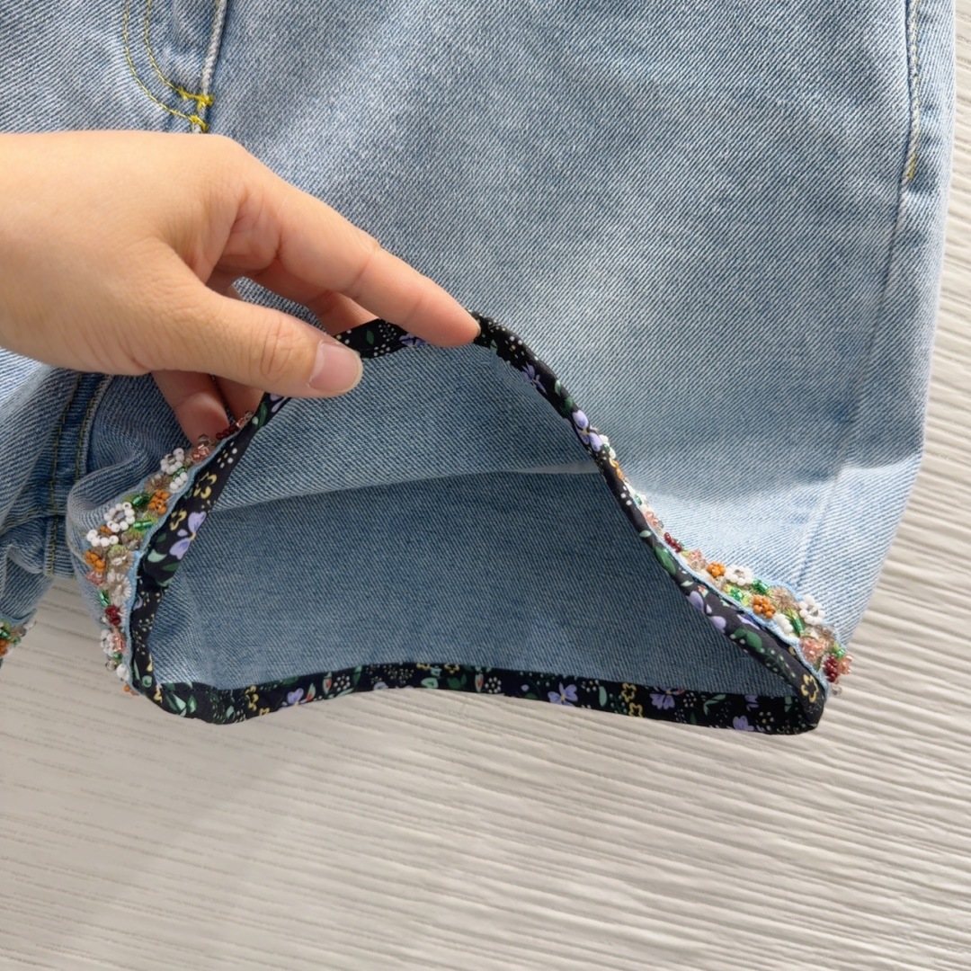 “2025 FW Women’s Nostalgia Cowboy Outfits: Hand-Nailed Beads, Vintage-Inspired, High-Value, Clean Cotton” - 图片 5