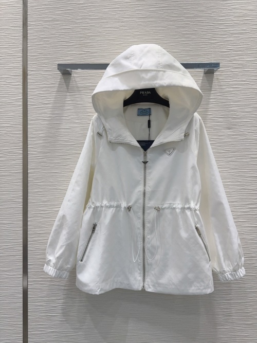 Prada 2025FW White Hooded Jacket With Drawstring Waist And Zip Pockets 1 Prada 2025FW White Hooded Jacket With Drawstring Waist And Zip Pockets