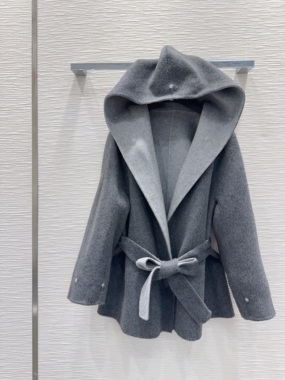 Elegant Handmade Wool Cashmere Coat with Detachable Fox Fur Collar 4 cmp i1756285235396 5590 0 5