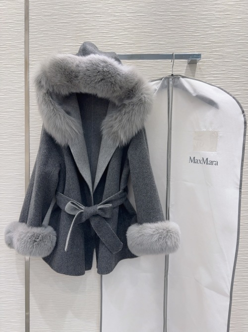 Elegant Handmade Wool Cashmere Coat with Detachable Fox Fur Collar