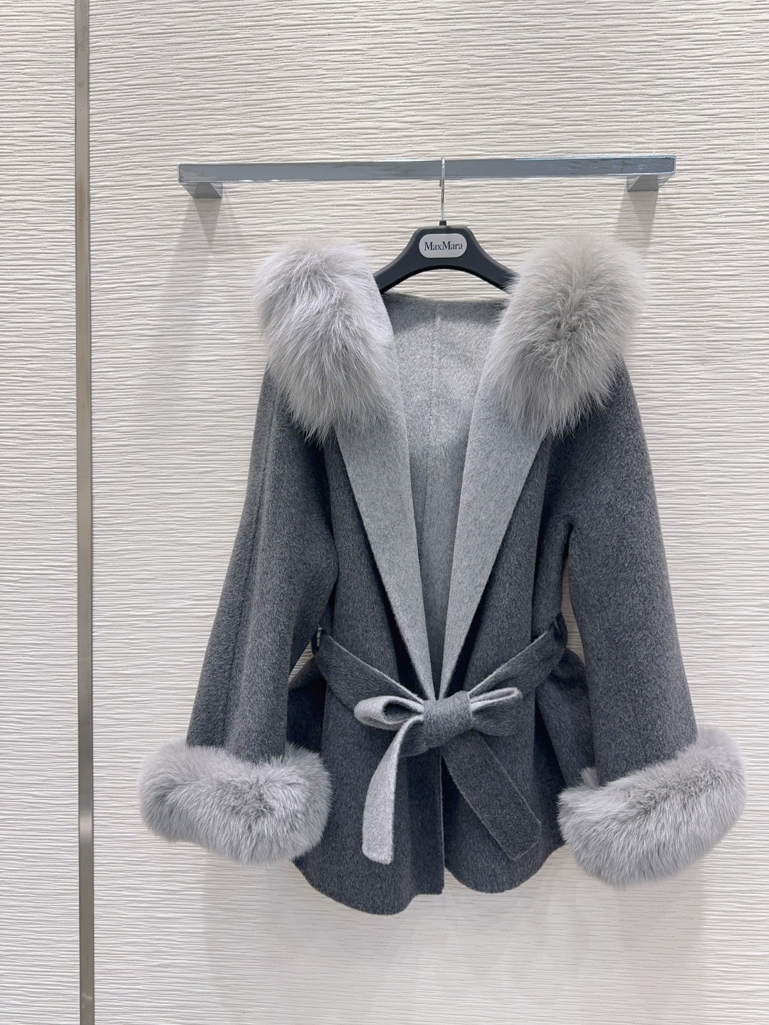 Elegant Handmade Wool Cashmere Coat with Detachable Fox Fur Collar 3 cmp i1756285238000 2384 0 2