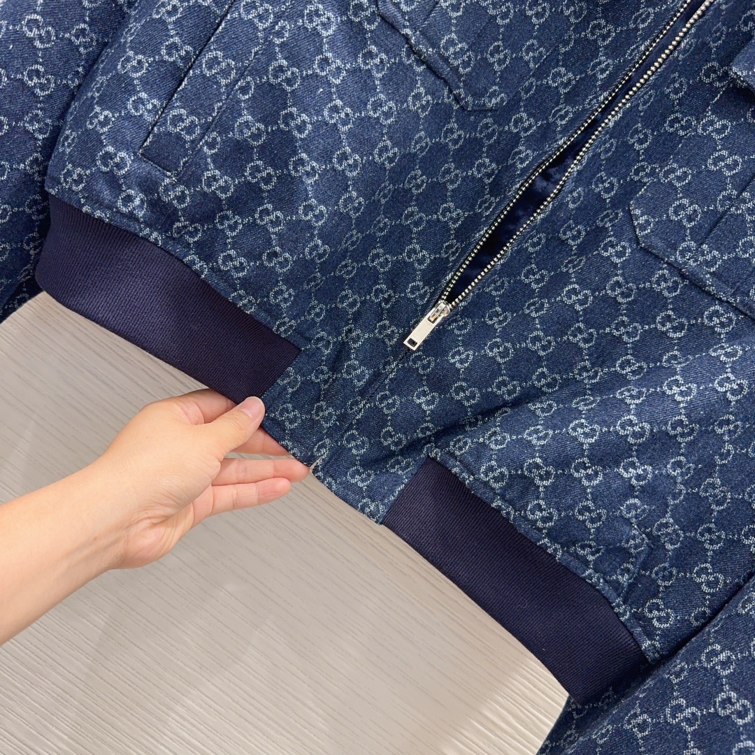 Gucci 2025FW Jacquard Denim Jacket With Pockets, Ribbed Cuffs, and Zip Closure 5 cmp i1756298809662 7237 0 3