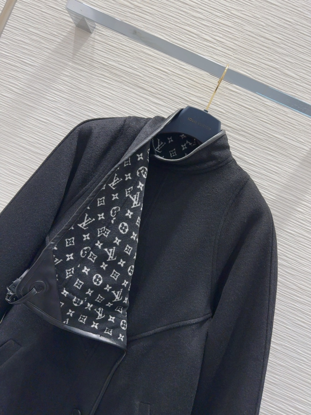 Louis Vuitton Wool Blend Jacket - Stylish, Comfortable, and Luxurious 3 cmp i1756384793381 5156 0 1