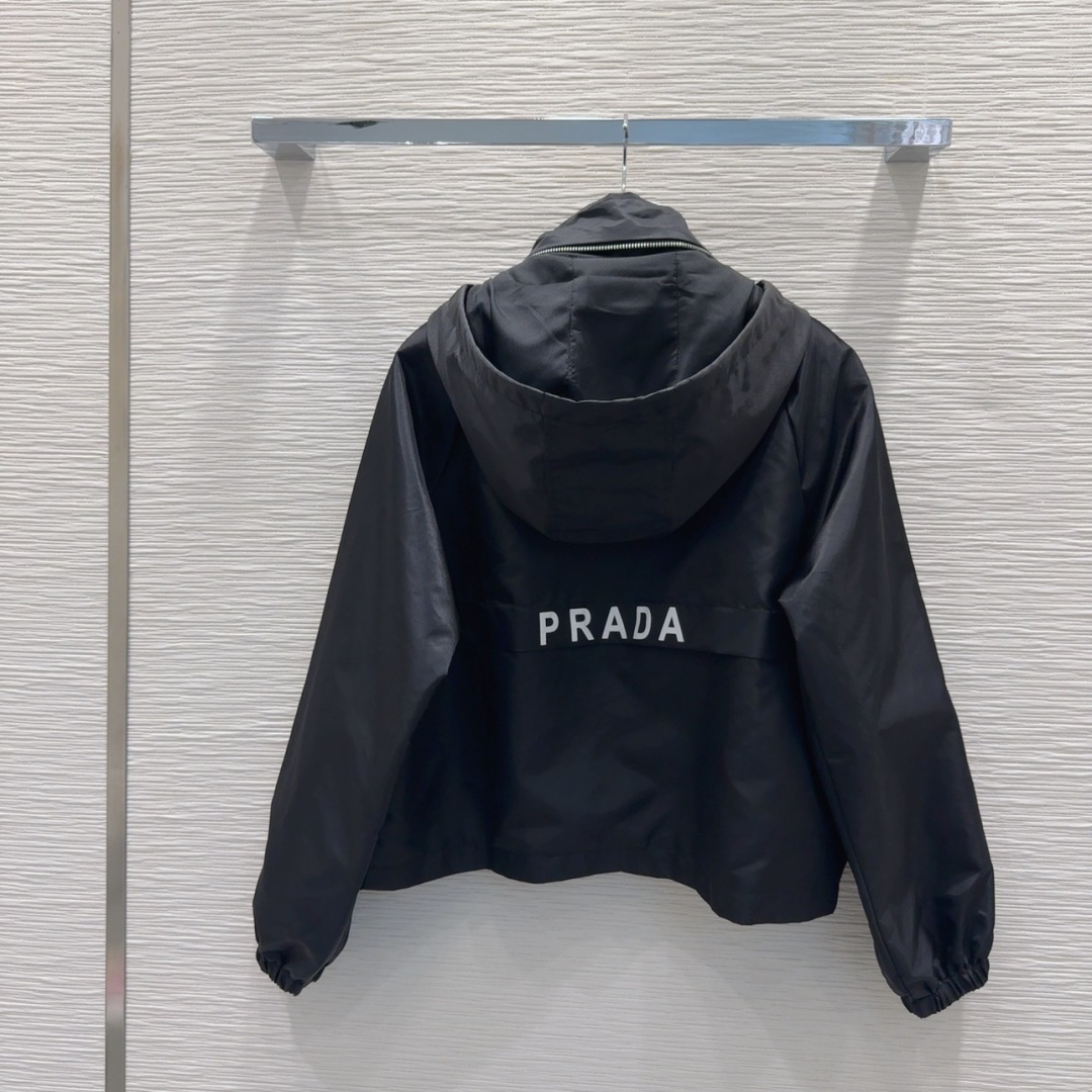 Prada 2025FW Women's Black Hooded Jacket with Red Logo Detail 10 cmp i1756565169583 9497 0 8