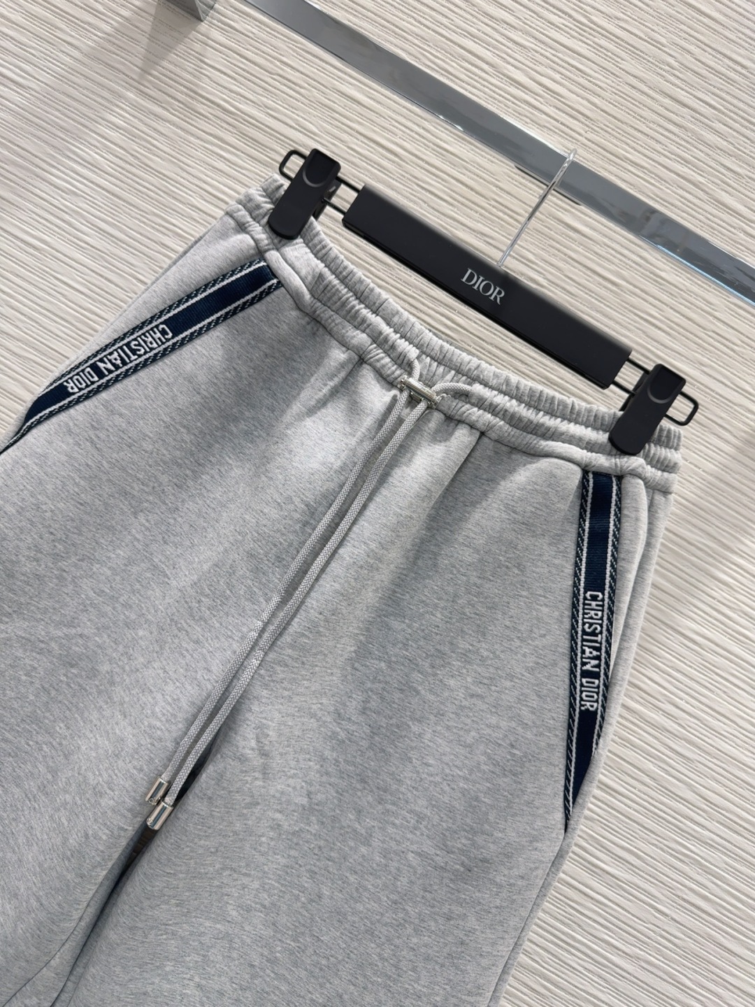 Dior 2025FW Women's Gray Tracksuit, Elegant and Fashionable, Wardrobe Essential 4 cmp i1756637971206 3920 0 2