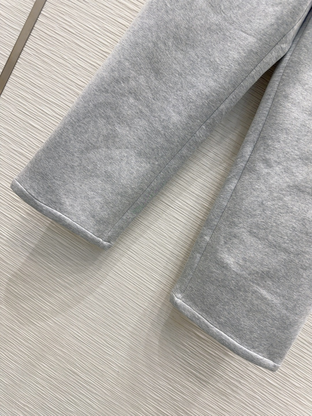 Dior 2025FW Women's Gray Tracksuit, Elegant and Fashionable, Wardrobe Essential 6 cmp i1756637971207 3541 0 4