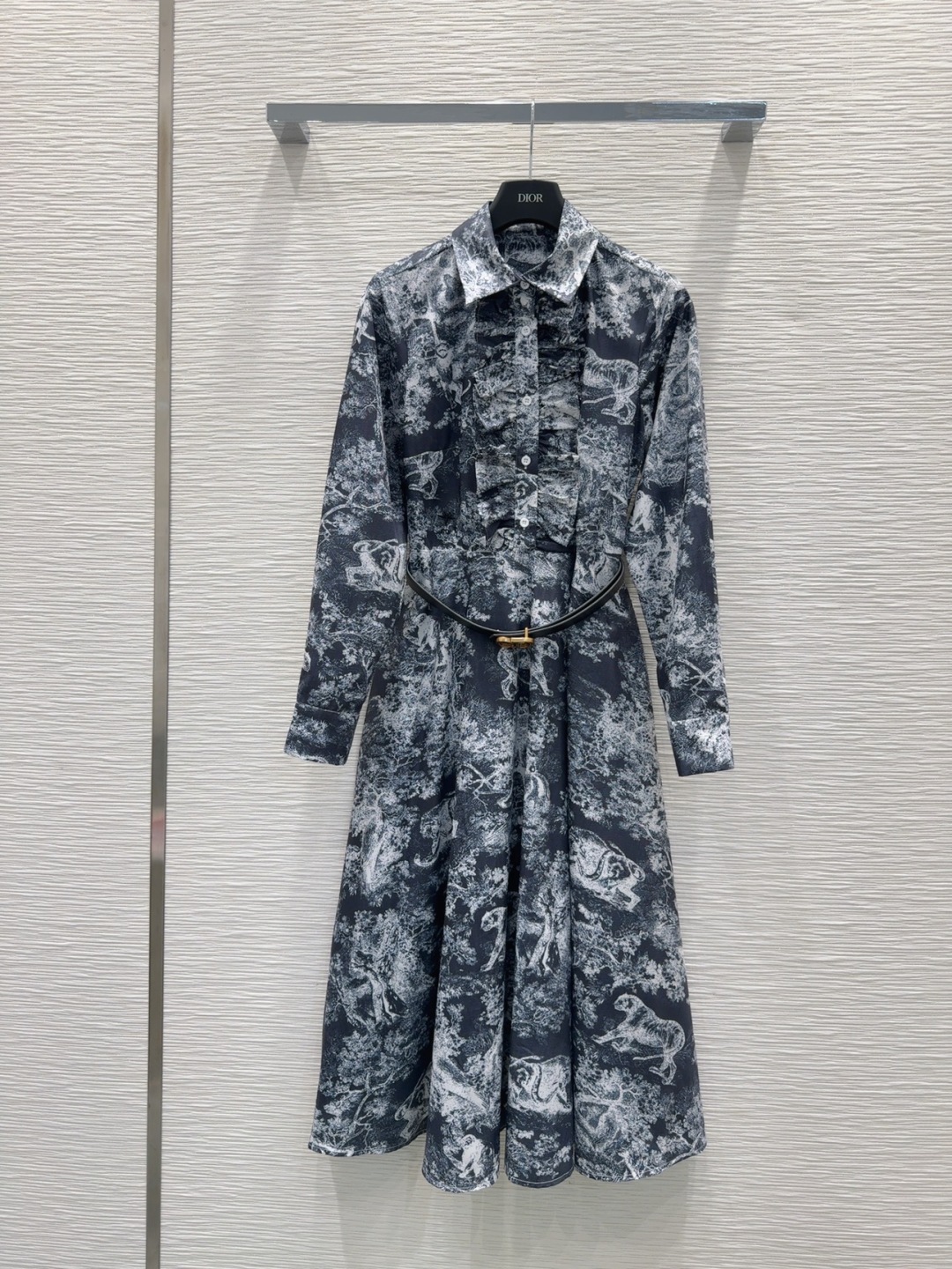 Dior - Élégante Robe Chemise Imprimée avec Ceinture - Collection 2025