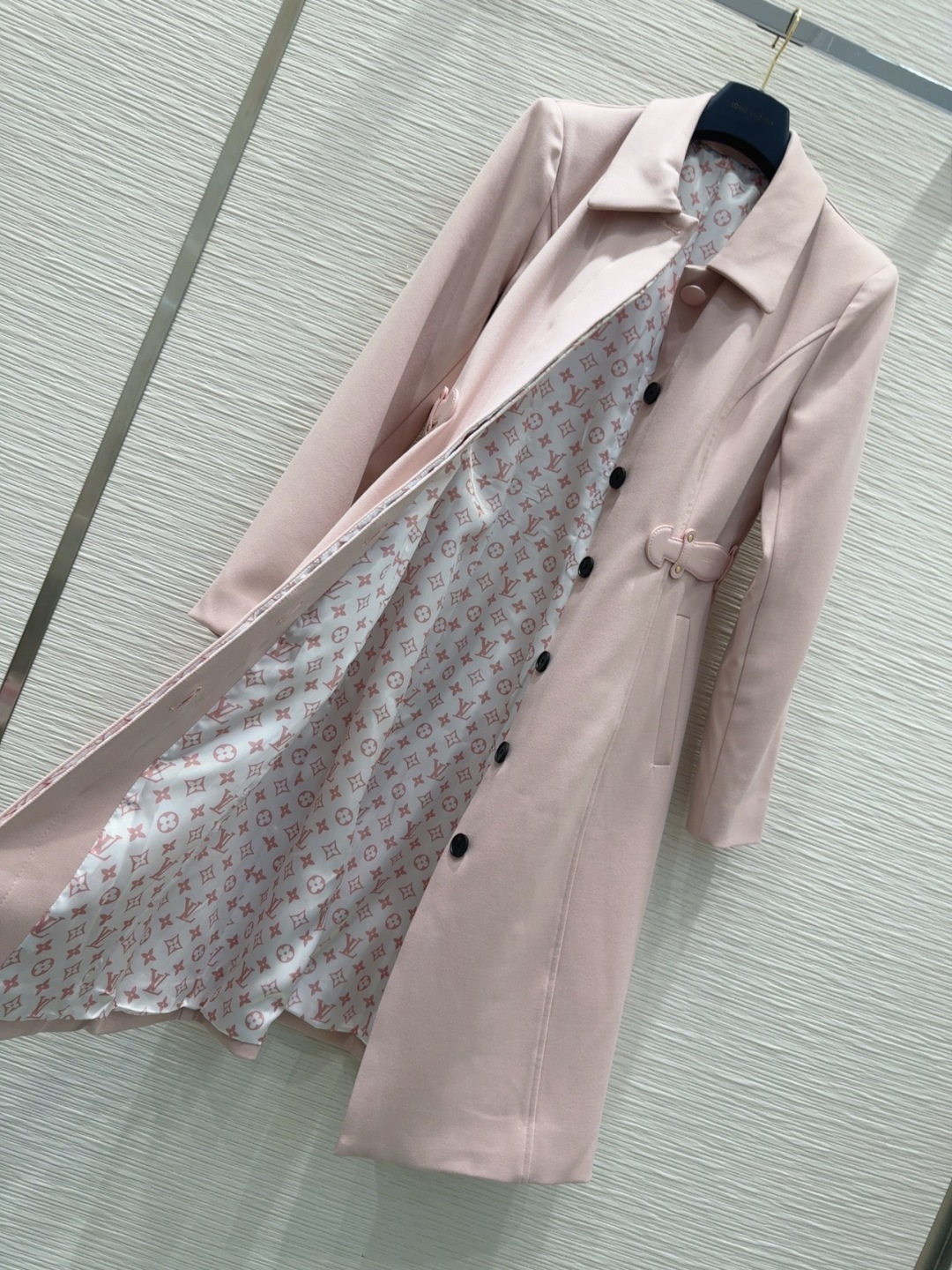 Louis Vuitton 2025FW Women's Long Blazer - Elegant, Versatile Outerwear 9 cmp i1756721577426 6914 0 4