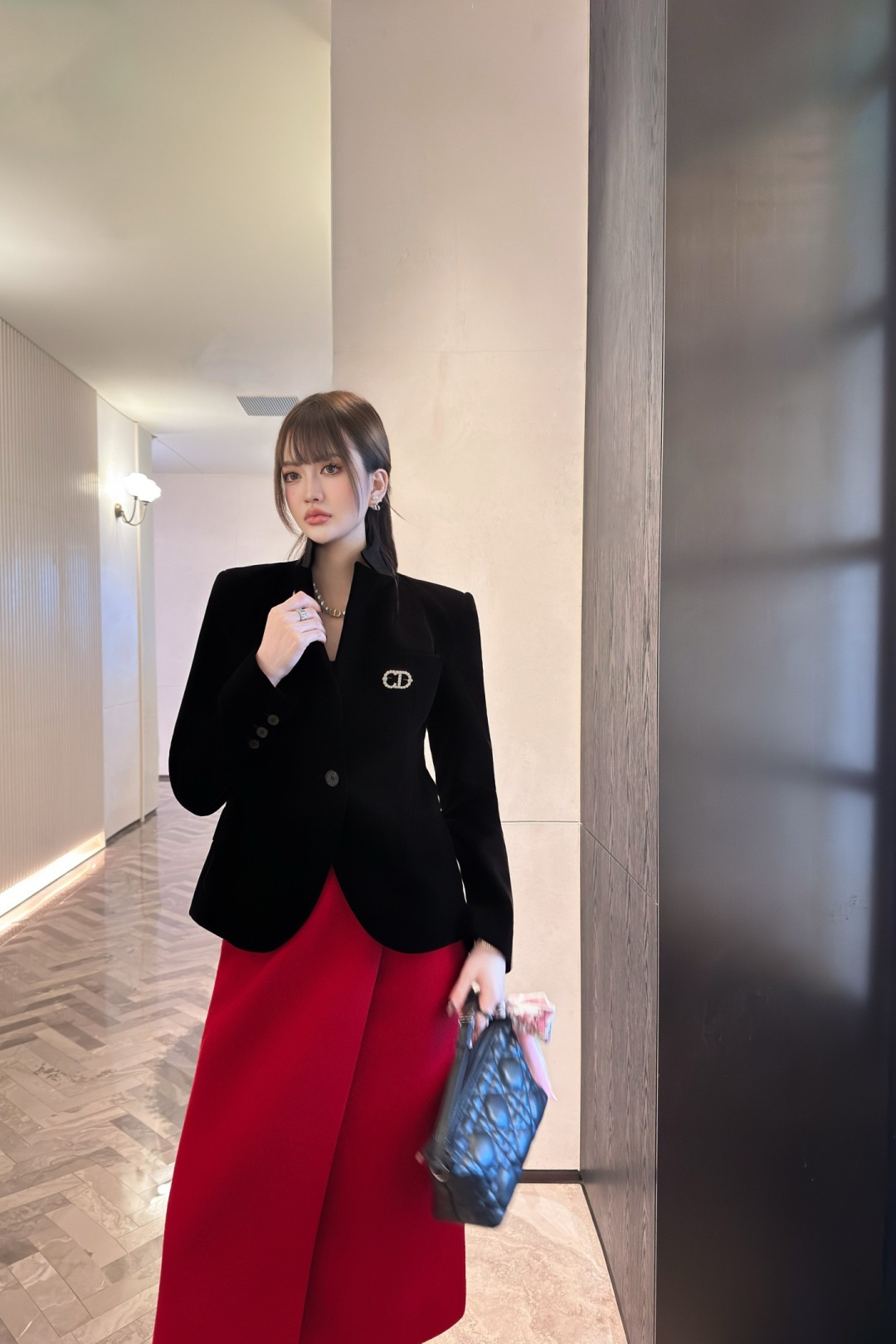 NO:547074,Model number D25100274 Dio* new model D home custom original letter logo button flip pocket slim fit and slim one buckle velvet suit jacket free brooch!  Black, (M size shoulder width 39 with shoulder pads, bust 90, sleeve length 59, clothing length 59) hair, dior, dior, jackets & coats, business suit, brooch, breastpin, alexander wang19860909款号D25100274 Dio*新款 D家定制原版字母logo纽扣翻盖口袋修身显瘦一粒扣丝绒西装外套赠送胸针！黑色,（M码肩宽39有垫肩,胸围90,袖长59,衣长59）发,,dior,dior,jackets & coats,business suit,brooch，breastpin,alexander wang,Women's clothing