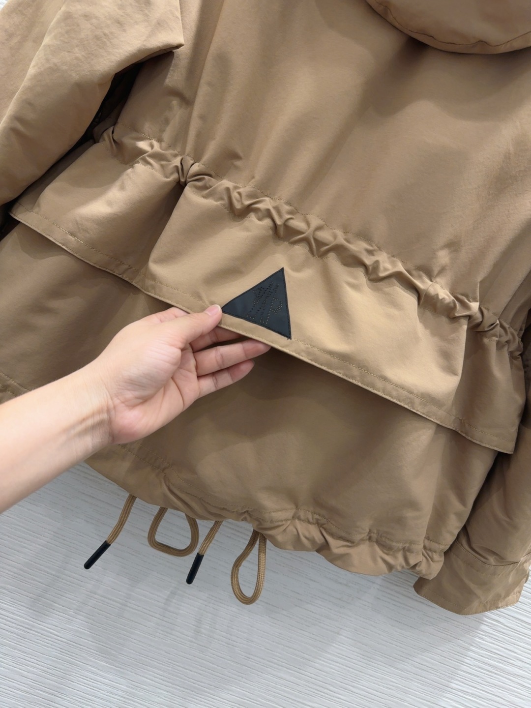 🛍️Moncle*r👑2025FW新款羽绒外套 【90％鹅绒 充绒量26克】低调又高级 经典造型 定位剪