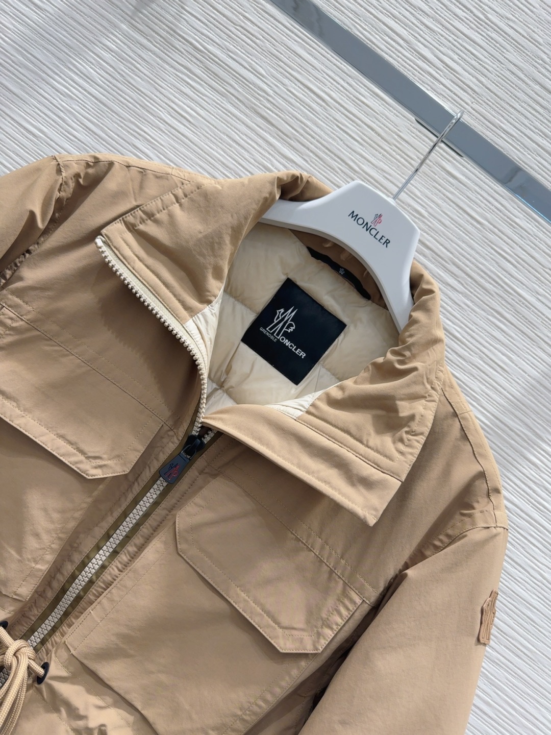 🛍️Moncle*r👑2025FW新款羽绒外套 【90％鹅绒 充绒量26克】低调又高级 经典造型 定位剪