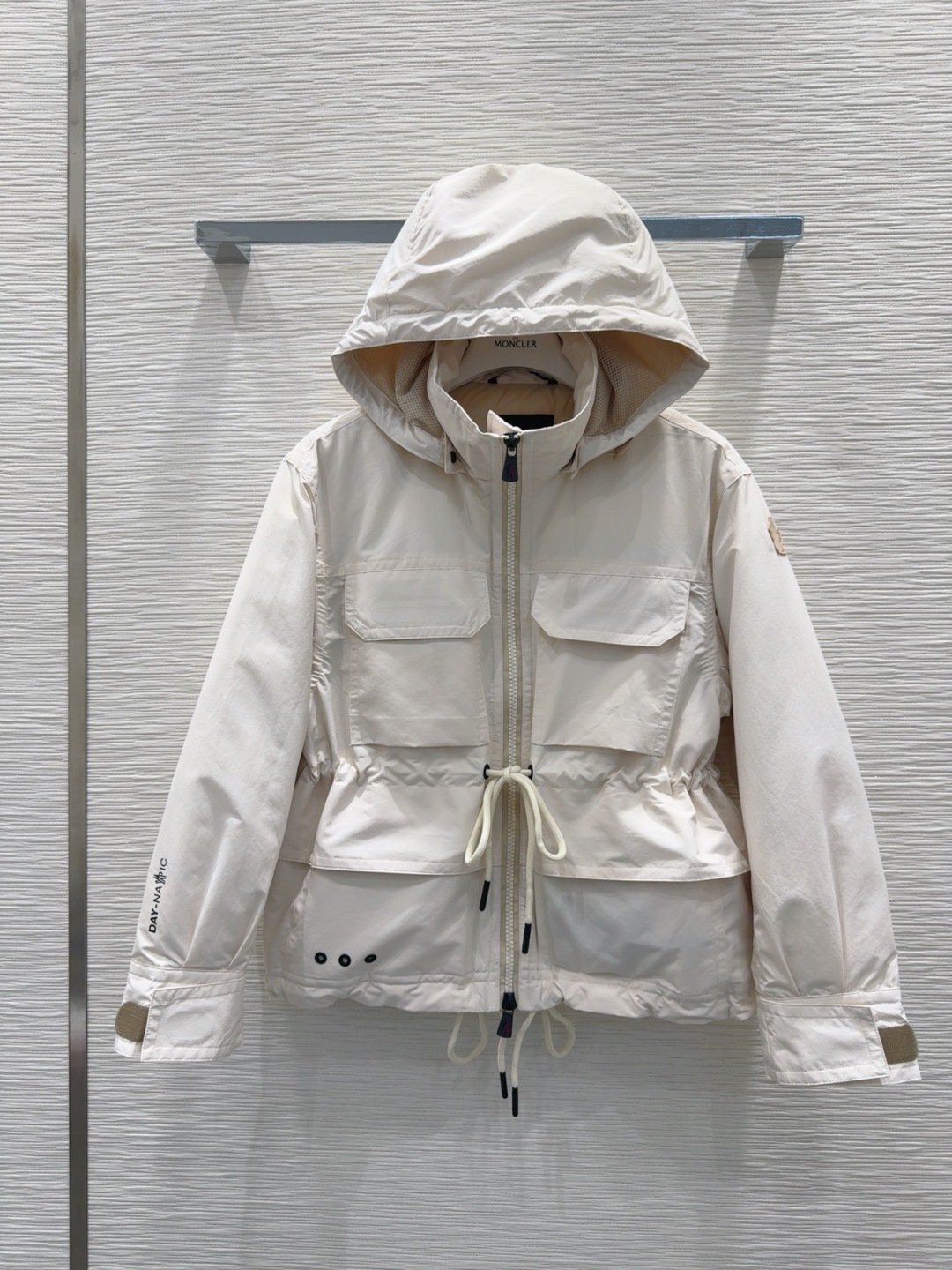 🛍️Moncle*r👑2025FW新款羽绒外套 【90％鹅绒 充绒量26克】低调又高级 经典造型 定位剪