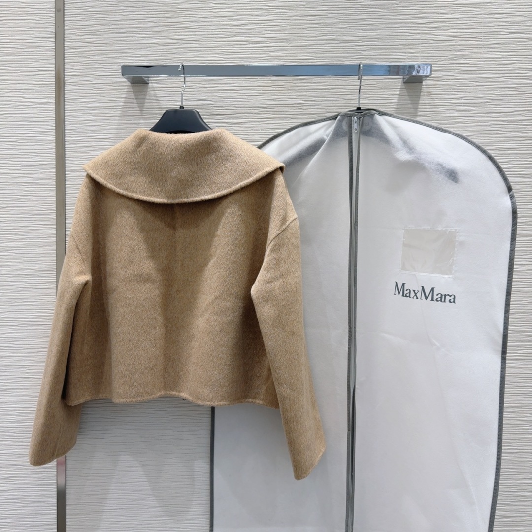 Elegant Fox Fur Trim Wool Cashmere Coat - Max Mara Inspired 7 cmp i1756806558561 2711 0 8