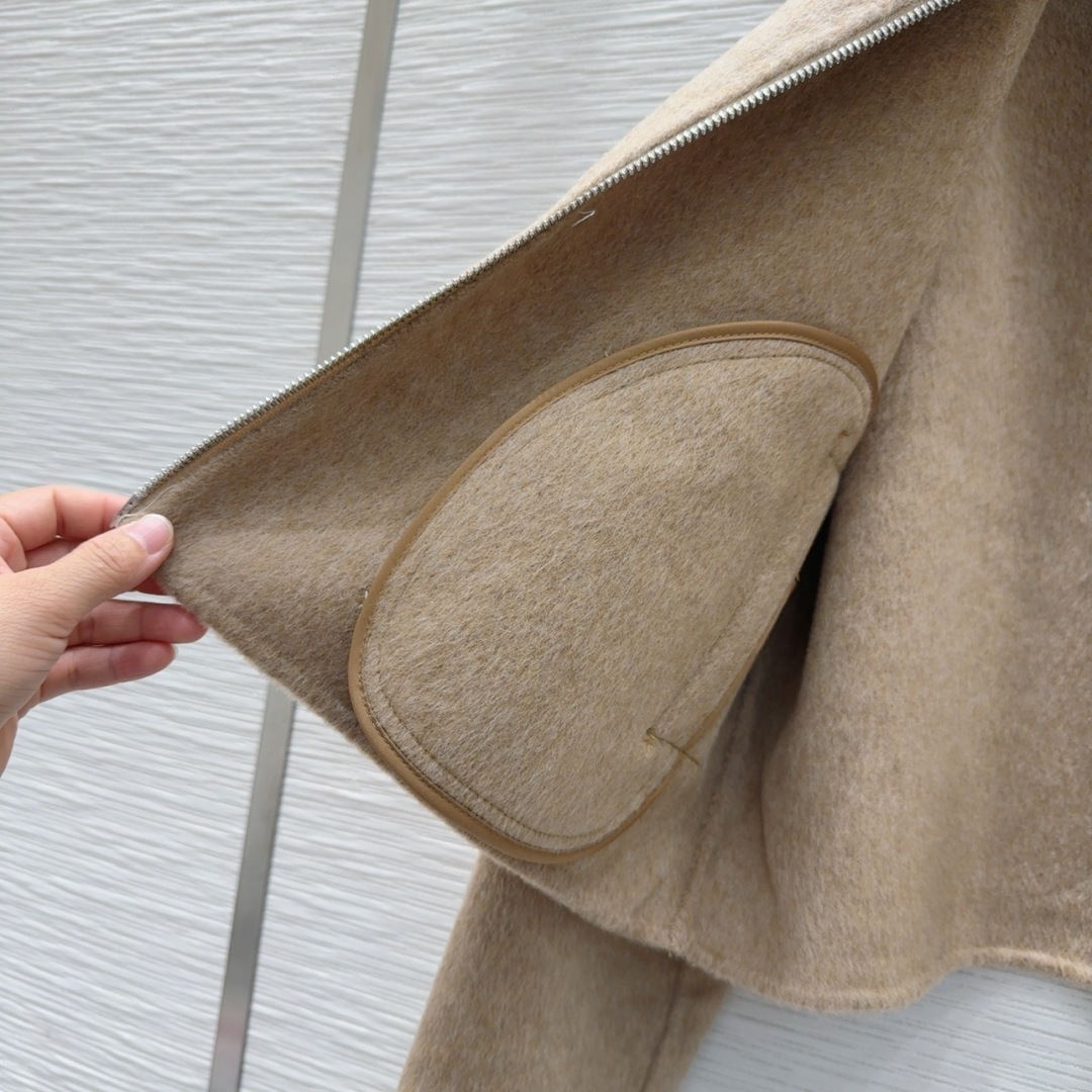 Elegant Fox Fur Trim Wool Cashmere Coat - Max Mara Inspired 6 cmp i1756806559869 1729 0 7