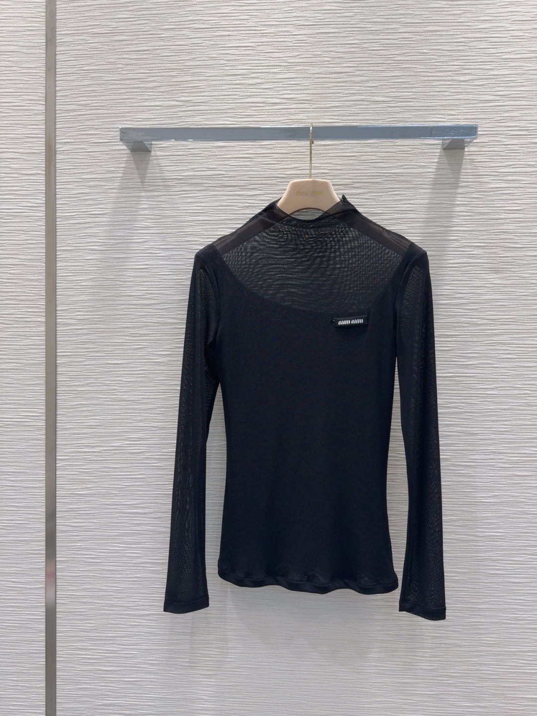 Miu Miu T-Shirt Résille Manches Longues Noir - Élégance et Confort
