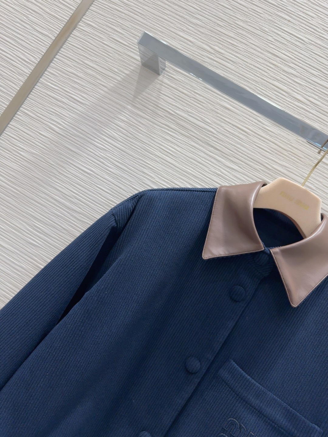 Miu Miu 2025FW Corduroy Jacket: Elegant & Timeless British Style 4 cmp i1757055866507 3510 0 2