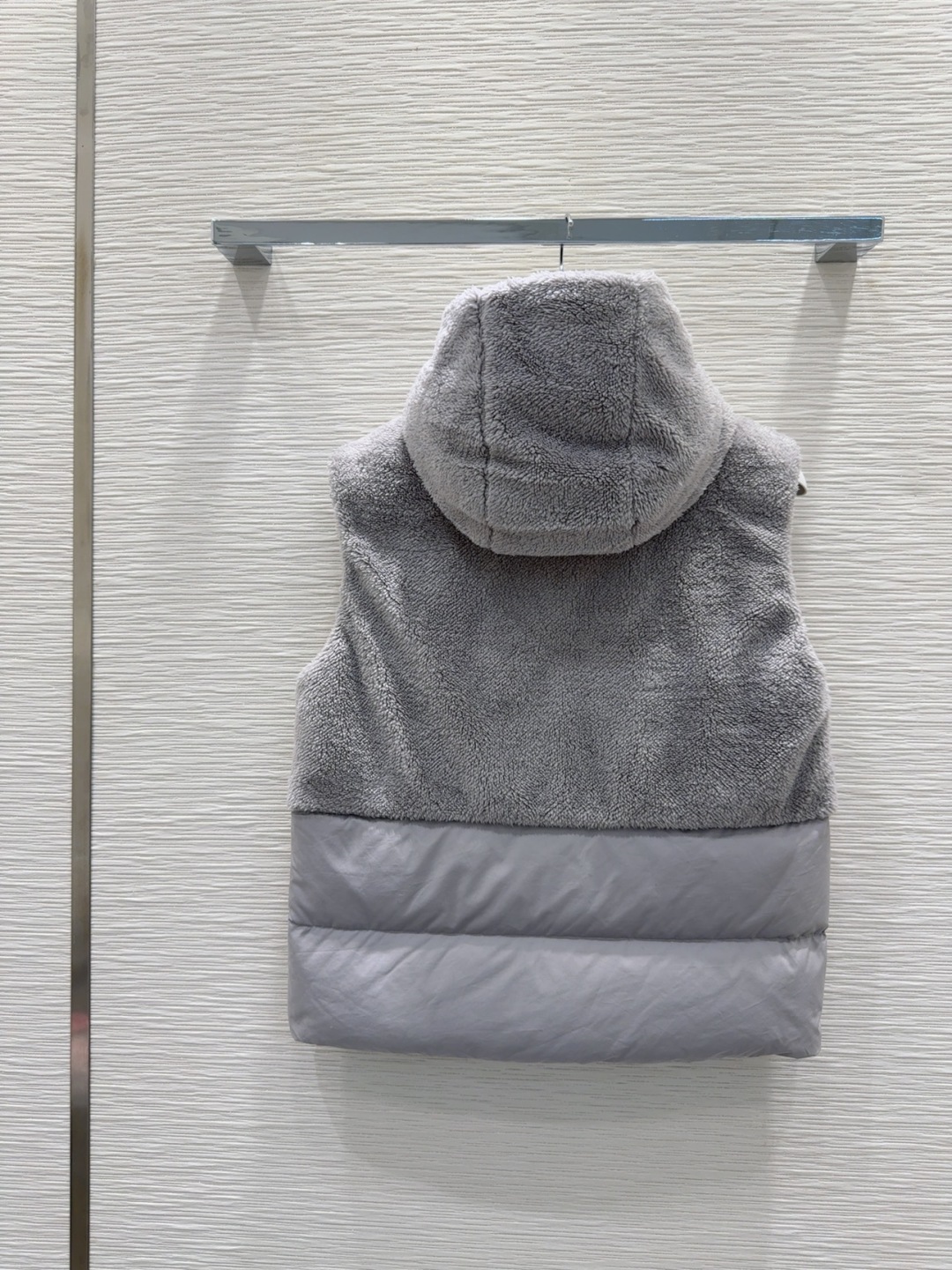 🛍️Moncle*r👑2025FW新款羊羔毛羽绒马甲 90%鹅绒 充绒量45克 低调又高级 经典造型 定