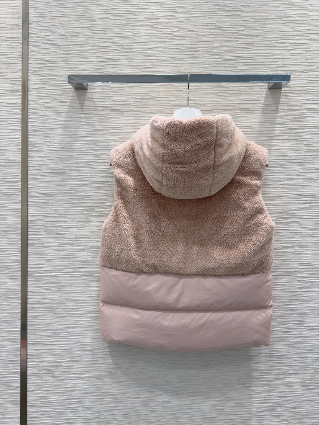 🛍️Moncle*r👑2025FW新款羊羔毛羽绒马甲 90%鹅绒 充绒量45克 低调又高级 经典造型 定