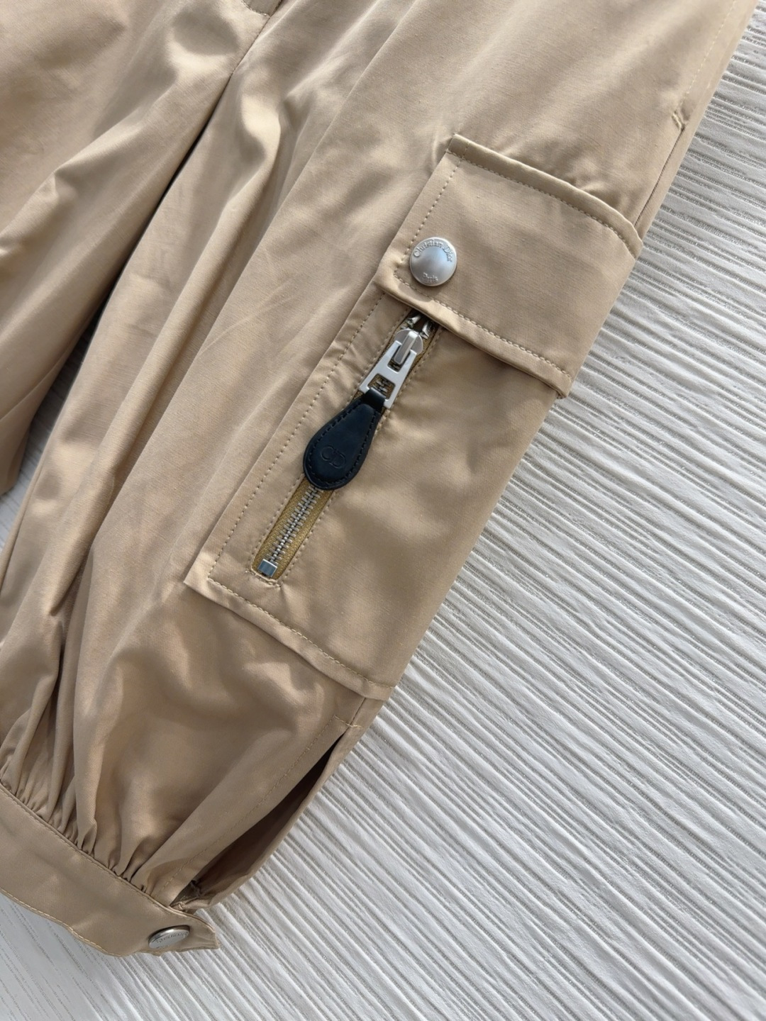 🛍️ Christian Dio* 👑2025FW新款中裤 不挑剔身形要求 上身特别赞！搭配的风格也很通