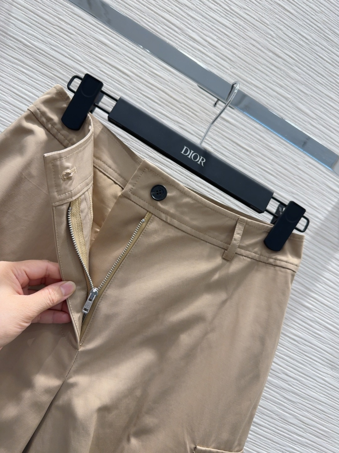 🛍️ Christian Dio* 👑2025FW新款中裤 不挑剔身形要求 上身特别赞！搭配的风格也很通
