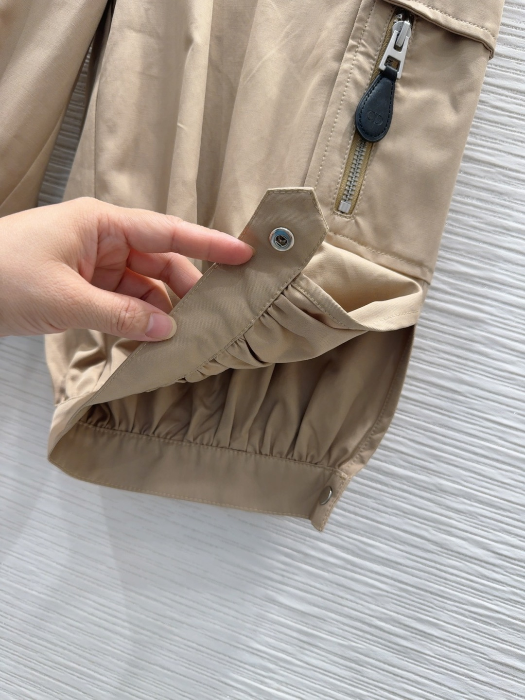 🛍️ Christian Dio* 👑2025FW新款中裤 不挑剔身形要求 上身特别赞！搭配的风格也很通