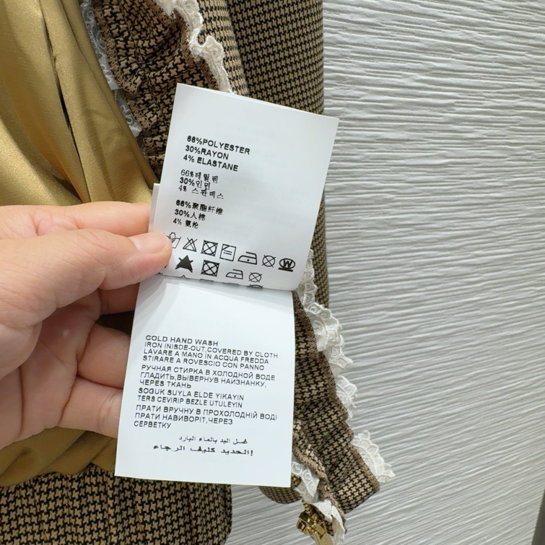 🛍️Miu Mi*👑 2025FW新款套装 出货即爆单 定制进口密度进口面料 特殊材质有肌理感 每个小细