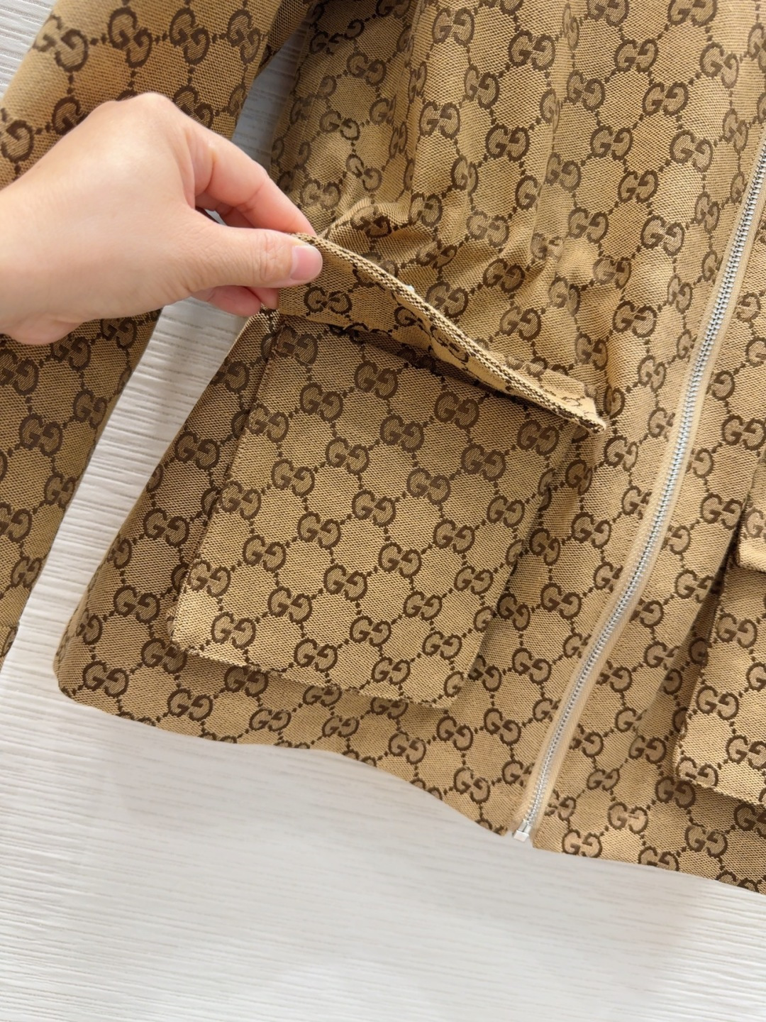 🛍️Gucc*👑2025FW新款外套 一眼就爱上 非常高级的进口高密度质地 双G提花面料 仔细看细节 上