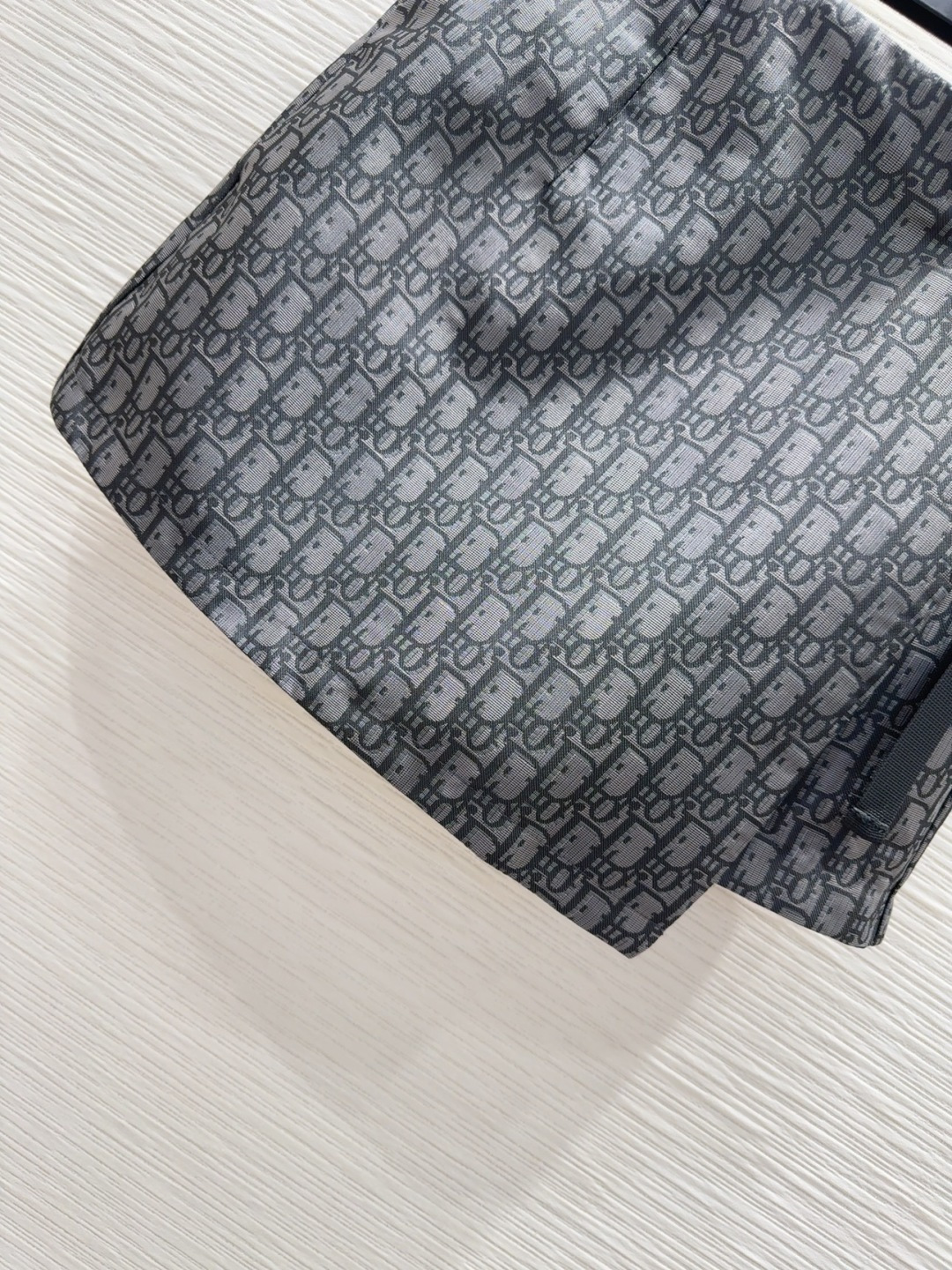 🛍️Christian Dio* 👑2025FW新款裤裙 印花面料 经典又有型 各种都能完美驾驭～高级成