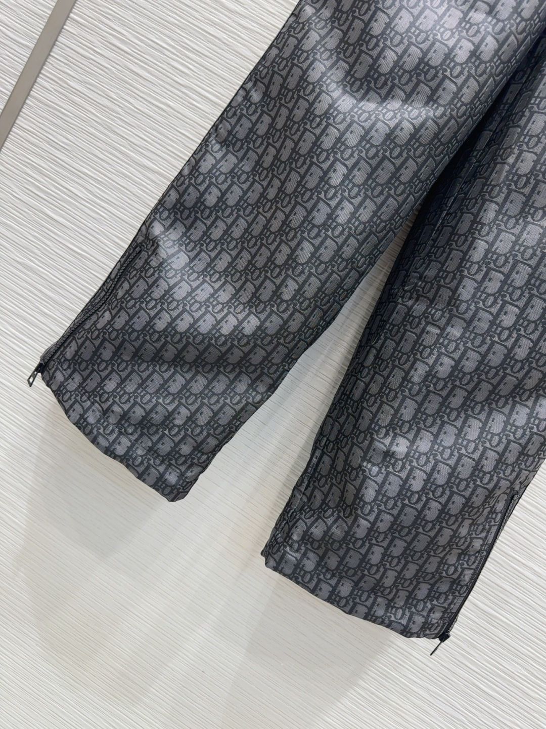 🛍️Christian Dio* 👑2025FW新款长裤 印花面料 经典又有型 各种都能完美驾驭～高级成