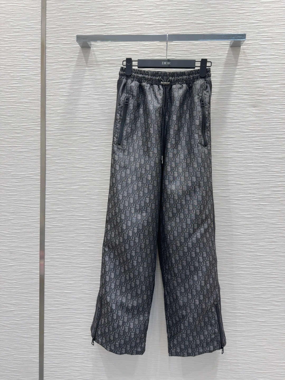 🛍️Christian Dio* 👑2025FW新款长裤 印花面料 经典又有型 各种都能完美驾驭～高级成