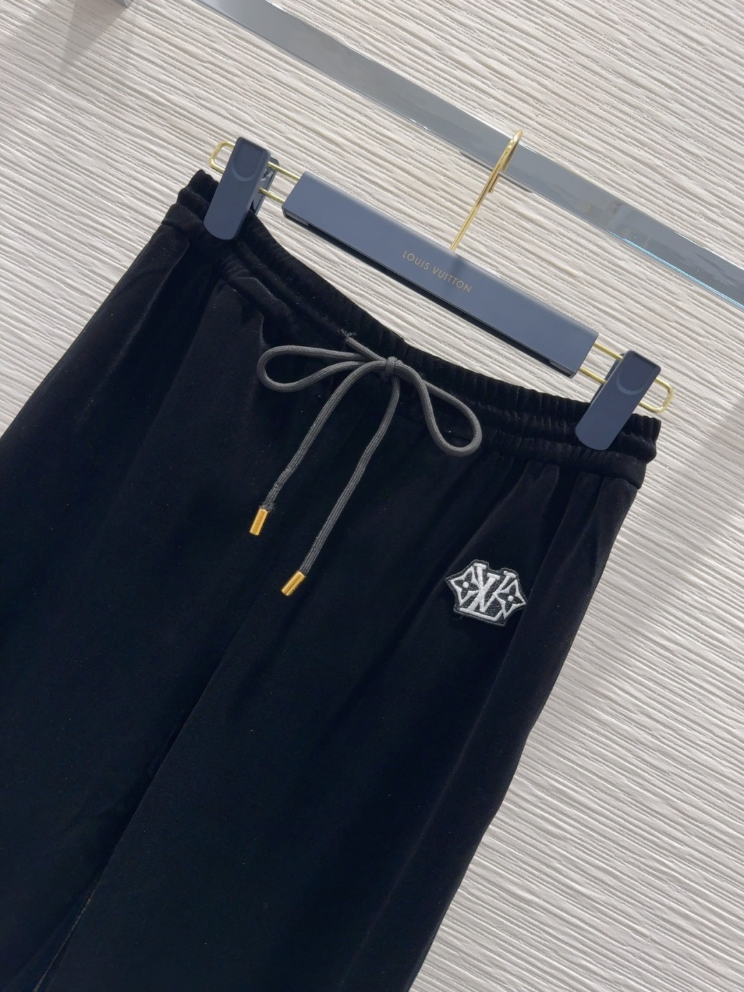 🛍️Louis Vuitto*👑2025FW新款 人人都能驾驭的丝绒套装。高密度时髦休闲风 Vintag