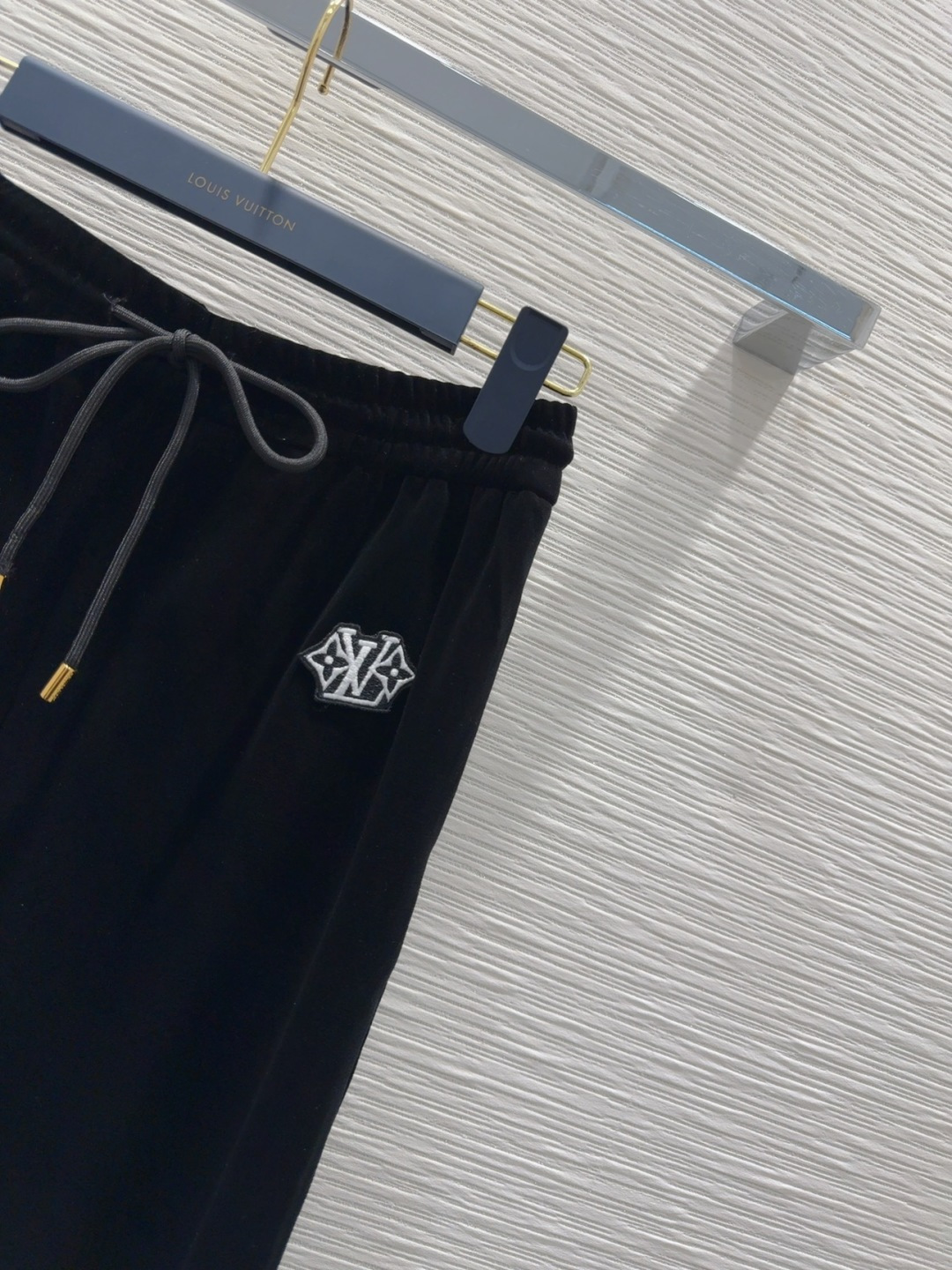 🛍️Louis Vuitto*👑2025FW新款 人人都能驾驭的丝绒套装。高密度时髦休闲风 Vintag