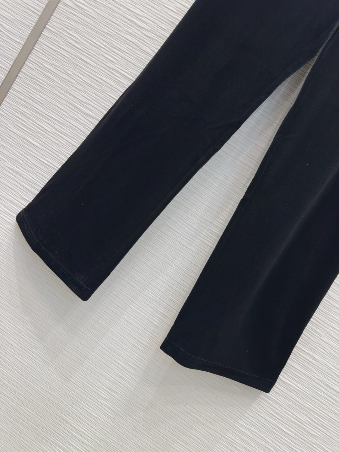 🛍️Louis Vuitto*👑2025FW新款 人人都能驾驭的丝绒套装。高密度时髦休闲风 Vintag