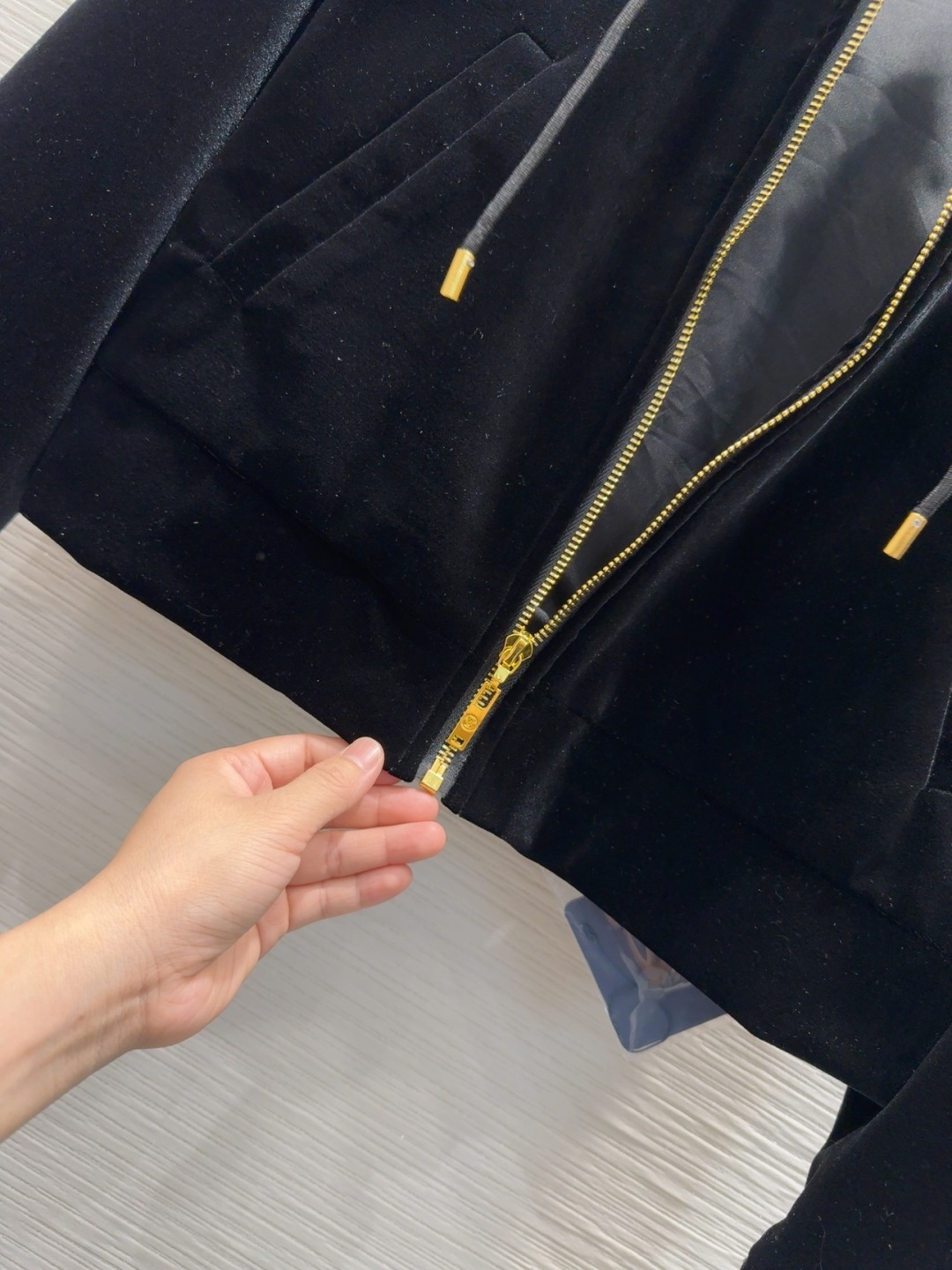 🛍️Louis Vuitto*👑2025FW新款 人人都能驾驭的丝绒套装。高密度时髦休闲风 Vintag