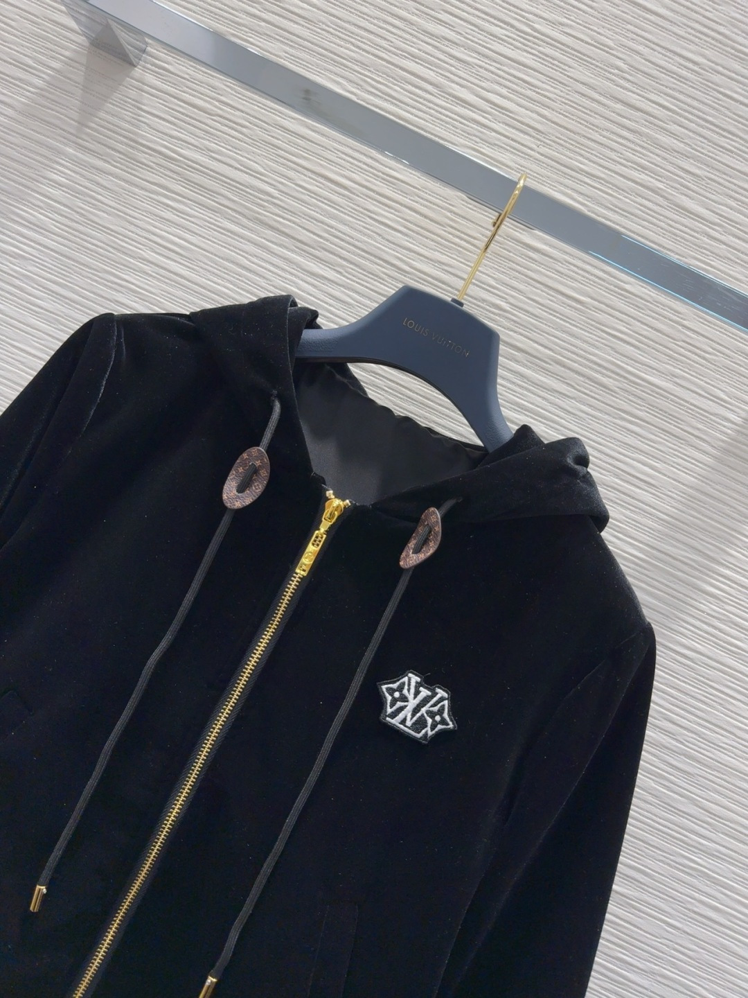 🛍️Louis Vuitto*👑2025FW新款 人人都能驾驭的丝绒套装。高密度时髦休闲风 Vintag