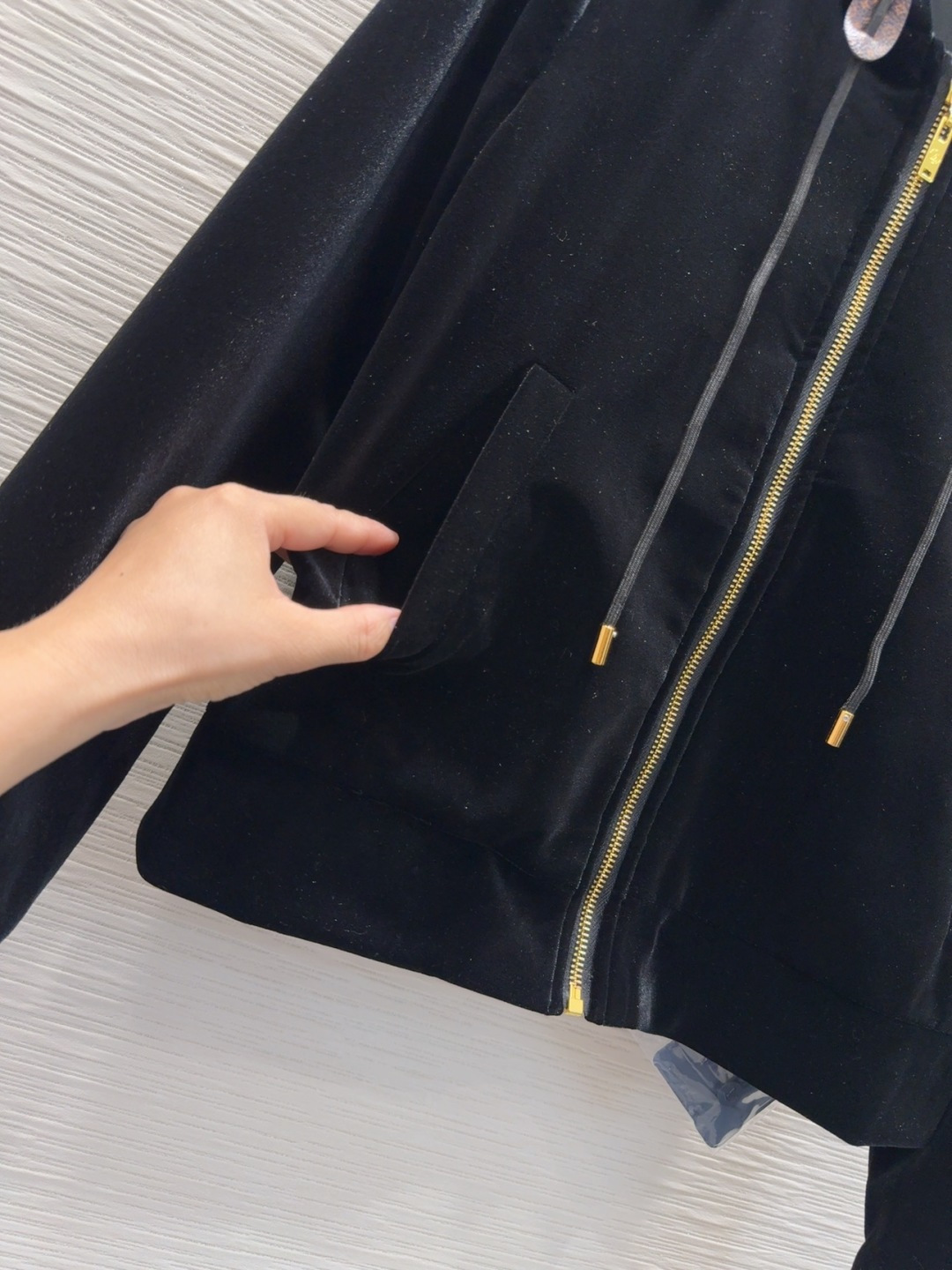 🛍️Louis Vuitto*👑2025FW新款 人人都能驾驭的丝绒套装。高密度时髦休闲风 Vintag