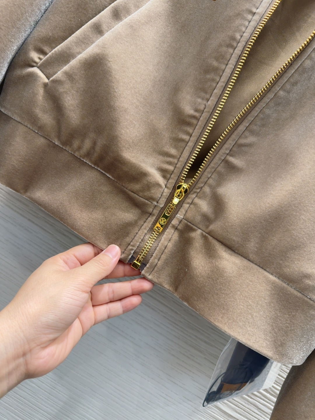 🛍️Louis Vuitto*👑2025FW新款 人人都能驾驭的丝绒套装。高密度时髦休闲风 Vintag